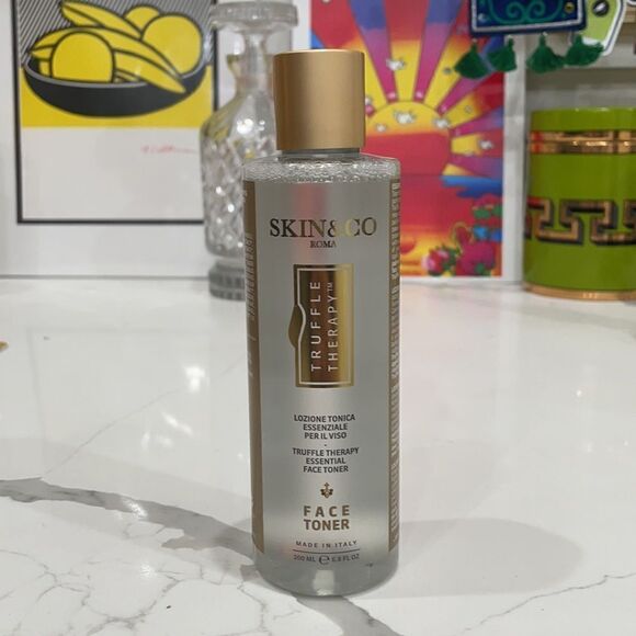 SKIN & CO Truffle Therapy Essential Face Toner - Picture 4 of 4